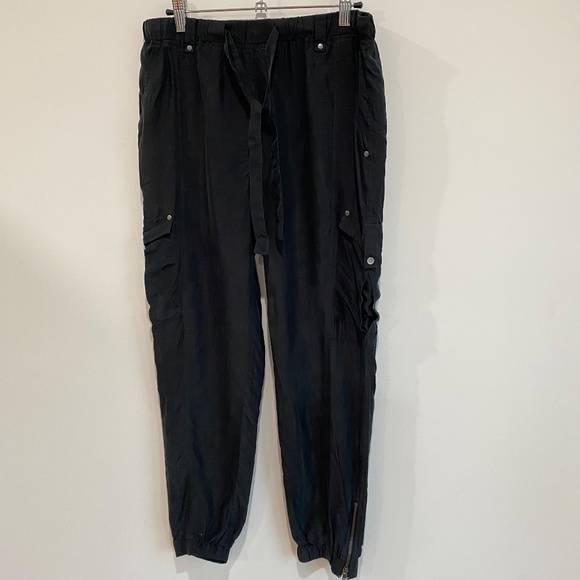 7 For All Mankind Black Silk Cropped Cargo Jogger Pant - Picture 2 of 8
